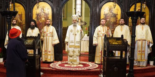 Slujire arhierească la Catedrala Arhiepiscopală din Alba Iulia Poza 276851