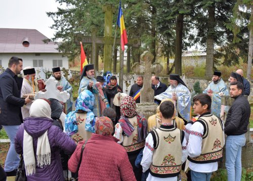 Manifestări dedicate arhimandritului Victor Ojog la seminarul de la Mănăstirea Neamț Poza 277188