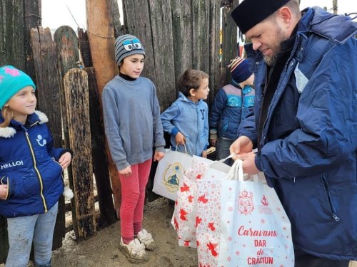 Episcopia Hușilor demarează programul „Dar de Crăciun” Poza 277356