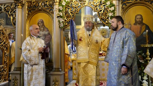 Liturghie arhierească la Biserica „Sfântul Nicolae” din Râșnov Poza 277471