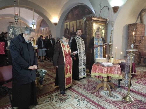 Un pelerinaj comemorativ la Mănăstirea Căldărușani Poza 277538