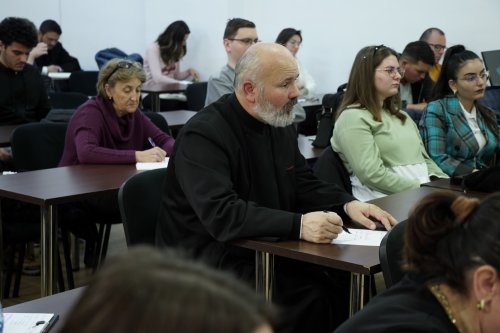 Conferinţă în cadrul Facultăţii de Istorie, Filosofie şi Teologie din Galaţi Poza 278089