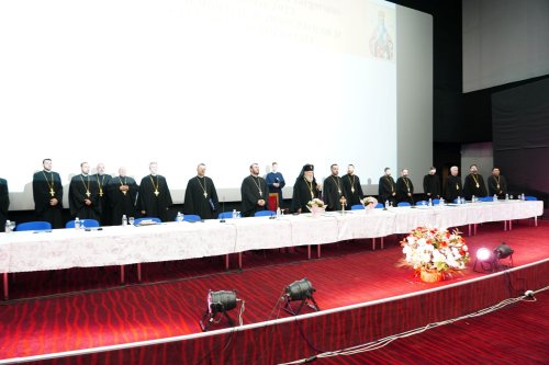 Rolul muzicii bisericești discutat de clericii din Eparhia Târgoviștei  Poza 278095