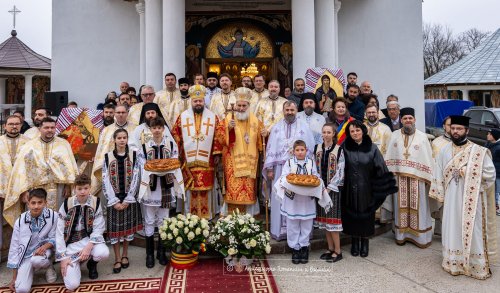Liturghie arhierească la Parohia Mănăstirea Cașin II Poza 278358