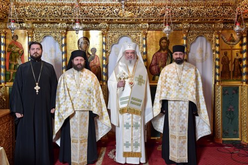 Patriarhul României a sfințit o raclă nouă pentru moaștele unui sfânt imnograf Poza 278151