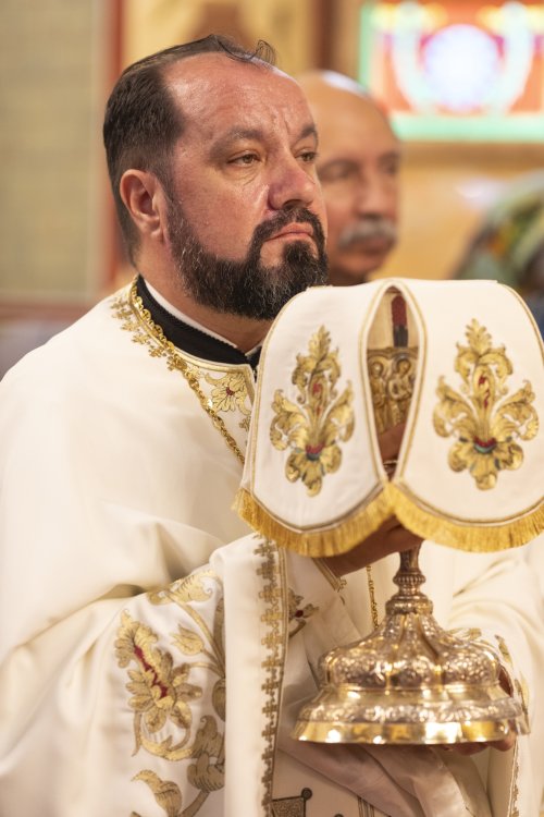 Comuniune liturgică în Parohia Brâncuși din București Poza 278307