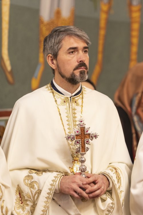 Comuniune liturgică în Parohia Brâncuși din București Poza 278308