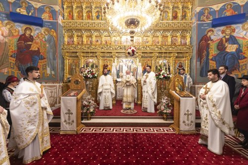 Comuniune liturgică în Parohia Brâncuși din București Poza 278310