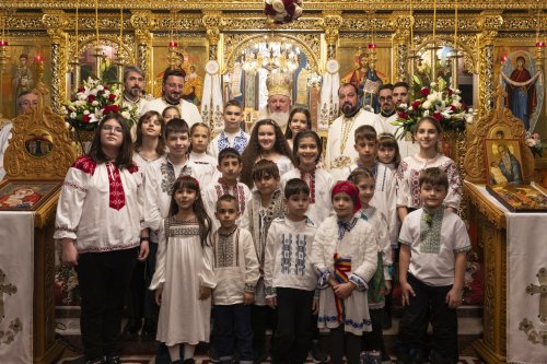 Comuniune liturgică în Parohia Brâncuși din București Poza 278329