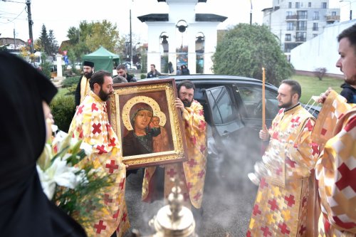 Icoana Maicii Domnului „Siriaca” a ajuns în București Poza 278695