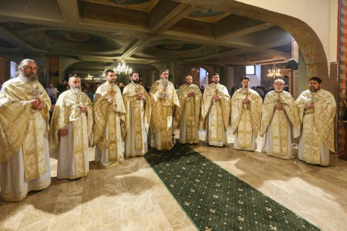 Prinos de cinstire adus Sfântului Stelian la Catedrala Copiilor din Buzău Poza 278625