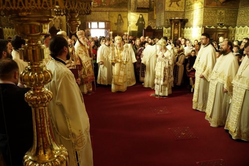 Arhiepiscopia Dunării de Jos şi-a cinstit ocrotitorul Poza 278852