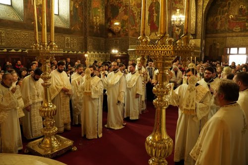 Arhiepiscopia Dunării de Jos şi-a cinstit ocrotitorul Poza 278854