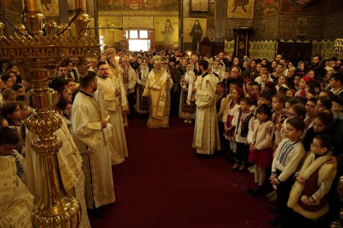 Arhiepiscopia Dunării de Jos şi-a cinstit ocrotitorul Poza 278855