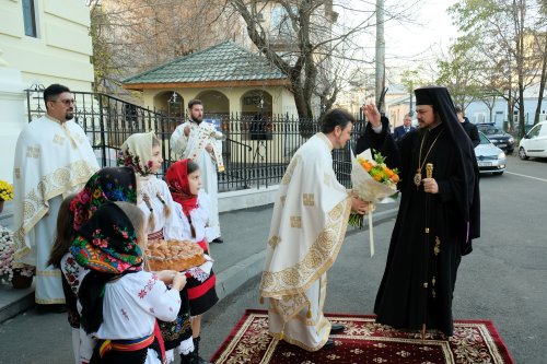 Înnoire la Biserica „Sfântul Nicolae”-Vlădica din Capitală Poza 278931