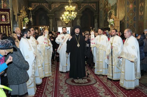 Înnoire la Biserica „Sfântul Nicolae”-Vlădica din Capitală Poza 278935