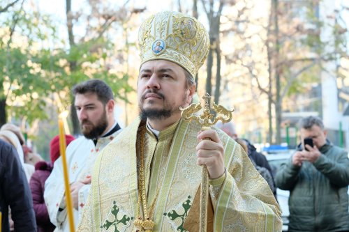 Înnoire la Biserica „Sfântul Nicolae”-Vlădica din Capitală Poza 278942