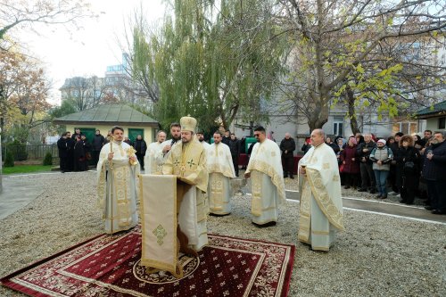 Înnoire la Biserica „Sfântul Nicolae”-Vlădica din Capitală Poza 278946