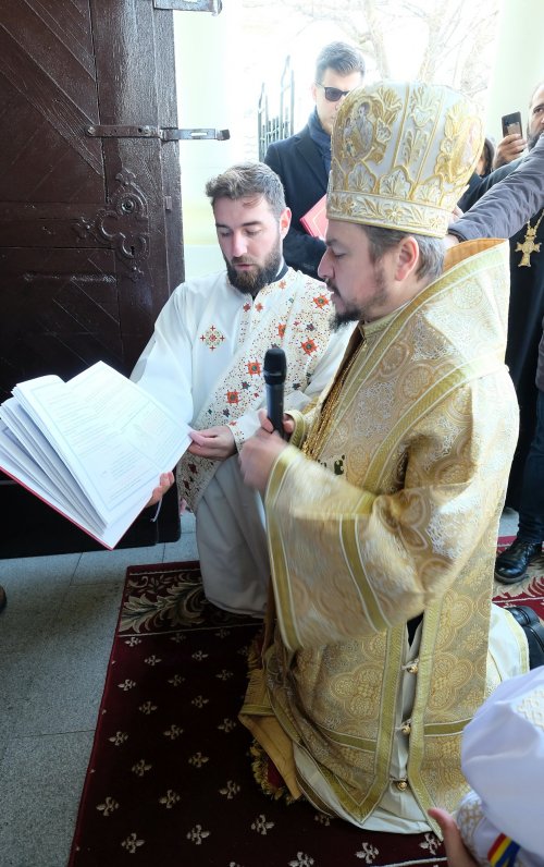 Înnoire la Biserica „Sfântul Nicolae”-Vlădica din Capitală Poza 278954