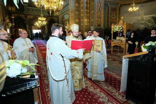 Înnoire la Biserica „Sfântul Nicolae”-Vlădica din Capitală Poza 278956