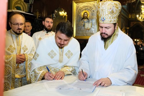 Înnoire la Biserica „Sfântul Nicolae”-Vlădica din Capitală Poza 278957