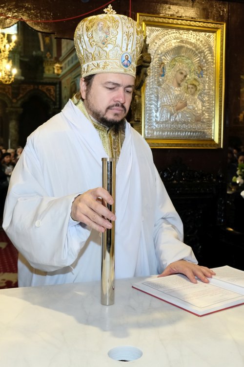 Înnoire la Biserica „Sfântul Nicolae”-Vlădica din Capitală Poza 278959