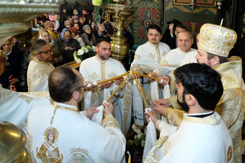 Înnoire la Biserica „Sfântul Nicolae”-Vlădica din Capitală Poza 278966