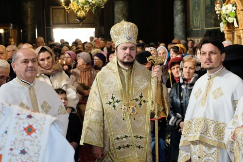 Înnoire la Biserica „Sfântul Nicolae”-Vlădica din Capitală Poza 278977