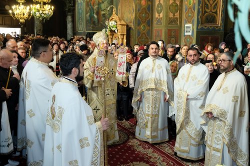 Înnoire la Biserica „Sfântul Nicolae”-Vlădica din Capitală Poza 278983