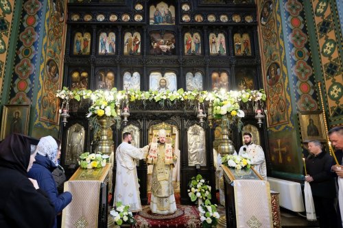 Înnoire la Biserica „Sfântul Nicolae”-Vlădica din Capitală Poza 278984