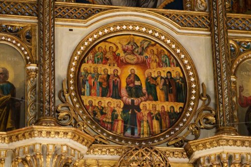 Expoziţie de icoane pictate pe sticlă la Biserica Zlătari din Bucureşti Poza 279094