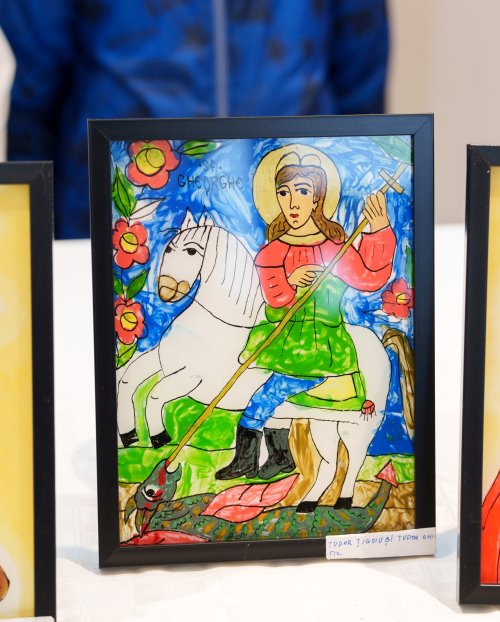 Expoziţie de icoane pictate pe sticlă la Biserica Zlătari din Bucureşti Poza 279155