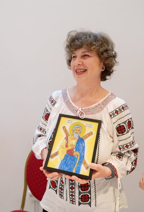 Expoziţie de icoane pictate pe sticlă la Biserica Zlătari din Bucureşti Poza 279168