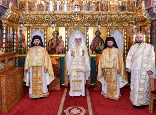 Sărbătoarea Sfântului Apostol Andrei, cel întâi chemat, Ocrotitorul României, este confirmarea credinţei apostolice a poporului român Poza 279276