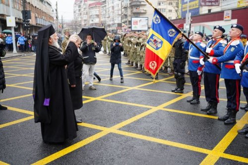 Ziua Naţională serbată în eparhii ale Mitropoliei Munteniei şi Dobrogei Poza 279454