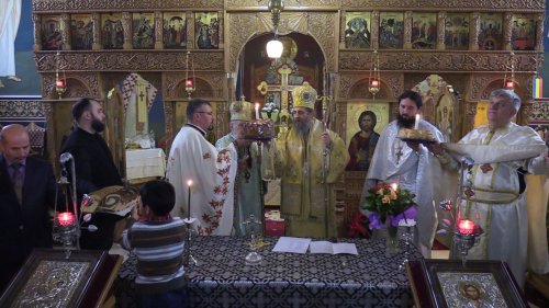 Hram la biserica românească din Apateu Poza 279544