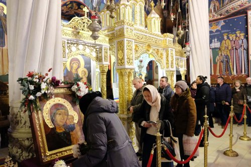 Hramul de iarnă al Bisericii „Sfântul Gheorghe”-Nou din București Poza 279844