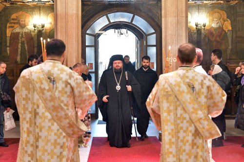 Prăznuirea Arhiepiscopului Mirei Lichiei pe Dealul Patriarhiei Poza 279788