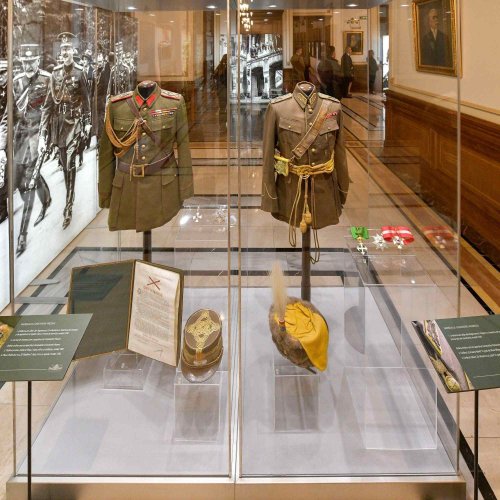 Emisiune numismatică dedicată centenarului Muzeului Militar Naţional Poza 280046