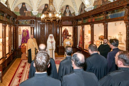 Promovări în rang pentru preoți din Arhiepiscopia Bucureștilor  Poza 280189