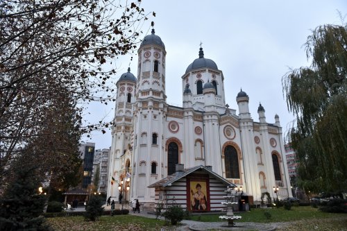 Începutul sărbătorii Sfântului Ierarh Spiridon la Catedrala sa din București Poza 280352