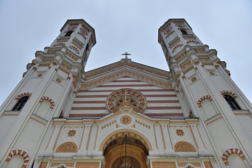 Începutul sărbătorii Sfântului Ierarh Spiridon la Catedrala sa din București Poza 280353