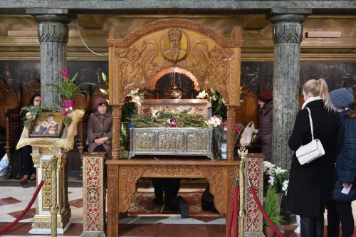 Începutul sărbătorii Sfântului Ierarh Spiridon la Catedrala sa din București Poza 280354