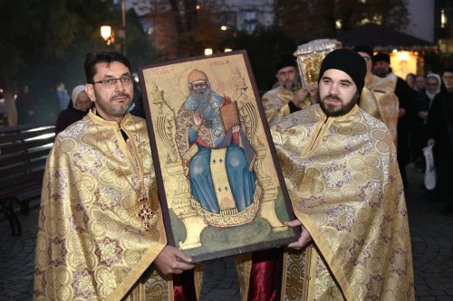 Începutul sărbătorii Sfântului Ierarh Spiridon la Catedrala sa din București Poza 280363