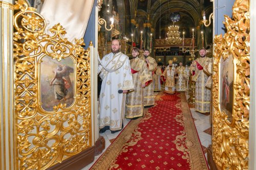 Bucurii duhovnicești oferite de Sfântul Spiridon credincioșilor din Capitală Poza 280478