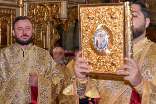 Bucurii duhovnicești oferite de Sfântul Spiridon credincioșilor din Capitală Poza 280501