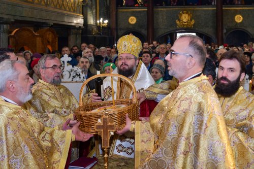 Bucurii duhovnicești oferite de Sfântul Spiridon credincioșilor din Capitală Poza 280522