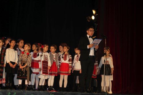 Festivalul „Glas de Înger” la Teatrul Colibri din Craiova Poza 280732