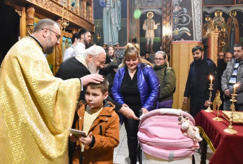 Binecuvântare arhierească pentru familiile care s‑au cununat în bisericile din Cluj‑Napoca în acest an Poza 280837