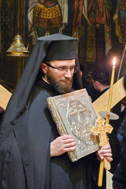 Doi teologi au primit tunderea în monahism în preajma prăznuirii Sfântului Nicolae Poza 280800